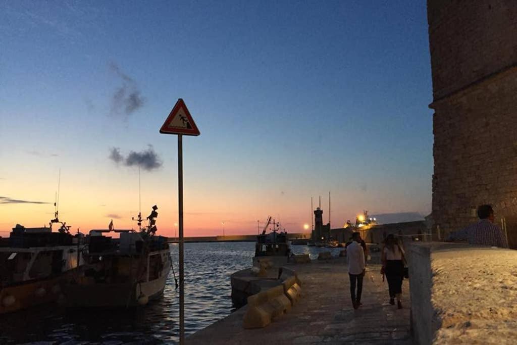 Historic Apartment In Centre Of City 100M To Sea Monopoli Εξωτερικό φωτογραφία